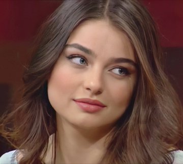 TurkSiir's tweet photo. #AyçaAyşinTuran https://t.co/C0dtA9cN4Y