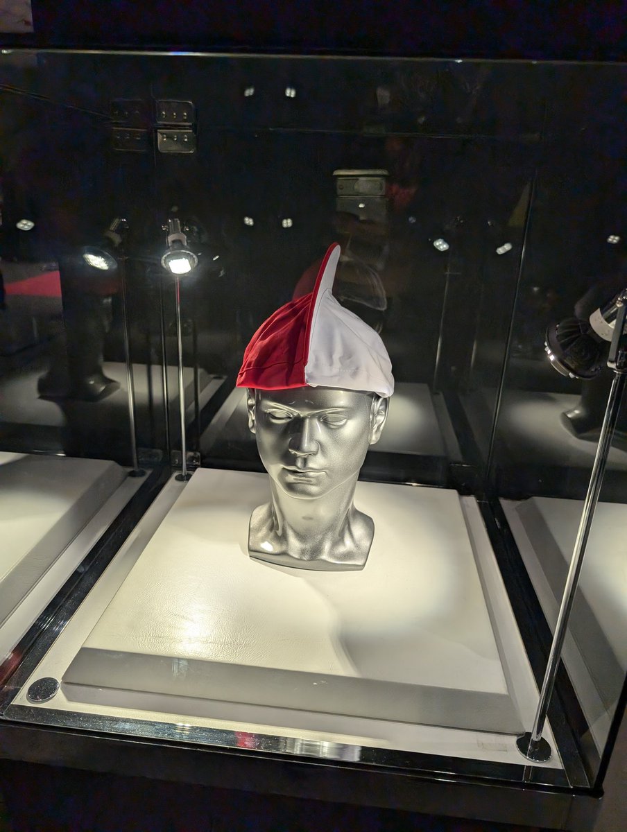 #はじめてのウルトラマン展