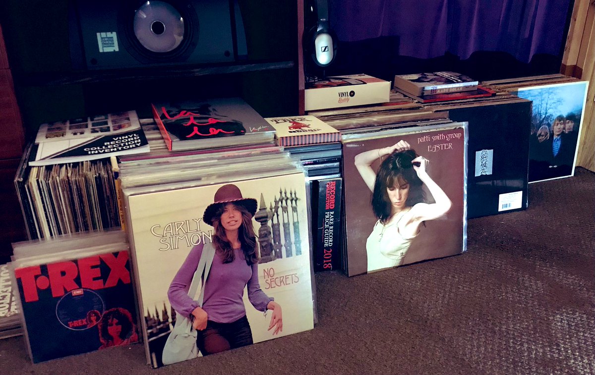 Ca984Chris's tweet photo. This weekend I’ll be mostly listening to #CarlySimon “No Secrets” 1972 produced by Richard Perry @CarlySimonHQ #ClassicAlbum #albumsyoumusthear #vinylrecords #NowPIaying 🎶🎤🎸🥁🎹🫠 https://t.co/4ppqytQv5R