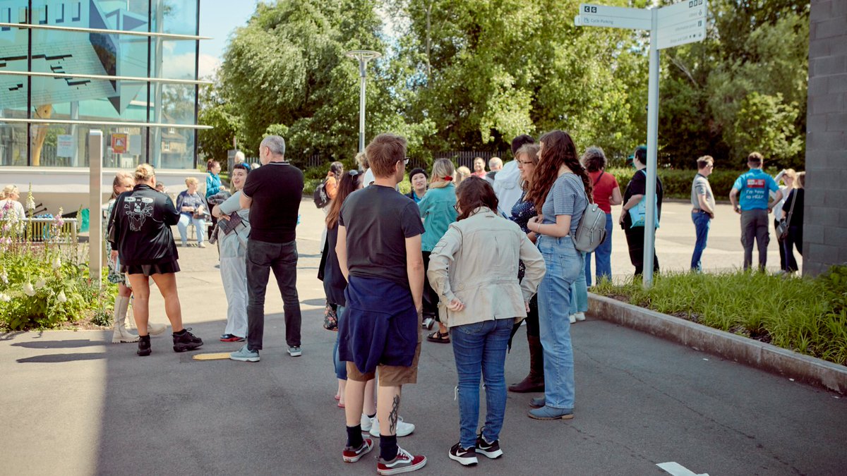 UWEBristol's tweet photo. 🤗 A very warm welcome to everyone attending our City Campus Open Day today 👋

We hope you have a fantastic time! Here are some tips to make the most of your day ➡️ https://t.co/bXZ3bskDTx

If you have any questions, please drop us a DM 📩

#UWEOpenDay https://t.co/gENeqItYFS
