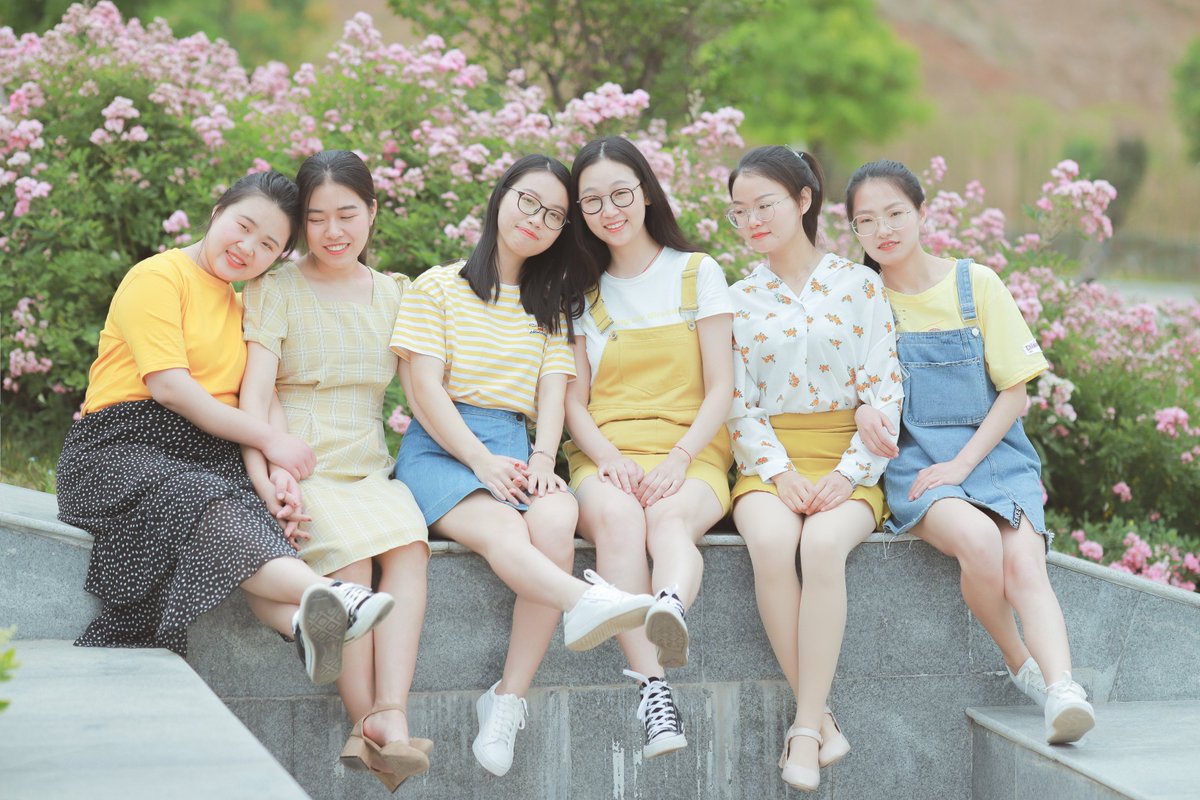 毕业小姐姐写真[356P+2.23G] #眼镜娘 #眼镜妹 #毕业照 #女大学生 #写真 
No.101614 预览全套尺度看置顶或私信 投稿：@007share 
眼镜娘圈子：https://t.co/VSeJDJ4Yn7 https://t.co/EBvCQ4vb4f