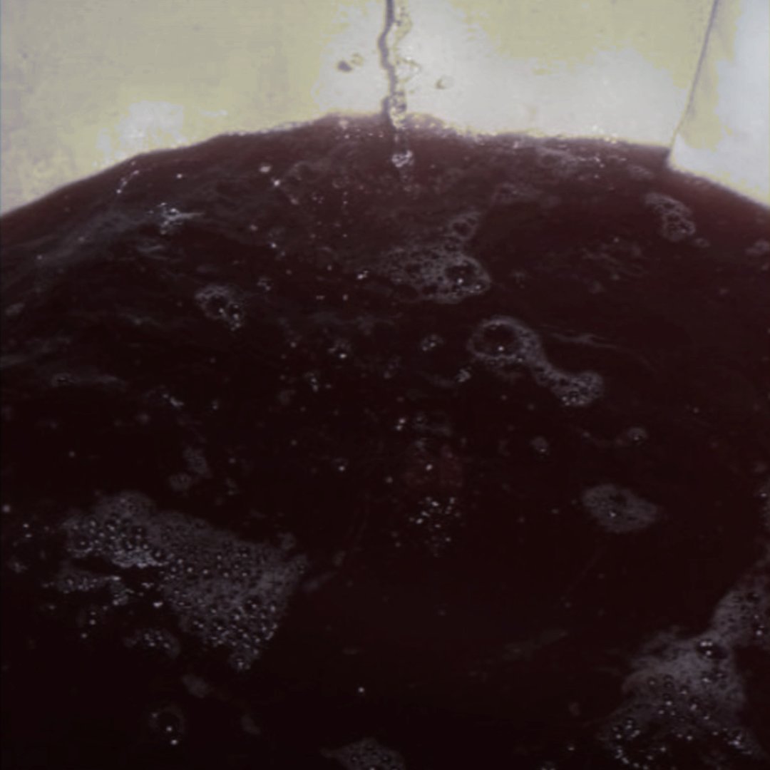 ㅤ
ㅤ`` ɜᴀᴄыᴨᴀᴇᴛ ϶ᴛᴏᴛ ᴦᴏᴩᴏд, ᴨᴩᴏᴄыᴨᴀᴇʍᴄя ʍы
ᴋᴩᴀᴄный ᴋᴏд и ᴛᴩᴇʙᴏᴦᴀ ᴨᴏ ʙᴄᴇʍ ᴨᴏᴄᴛᴀʍ
ничᴇᴦᴏ ʍы ᴄ ᴛᴏбᴏй ниᴋᴏʍу нᴇ дᴏᴧжны
ᴋᴩᴏʍᴇ ᴧюбʙи ᴋ нᴀʍ ``
ㅤ