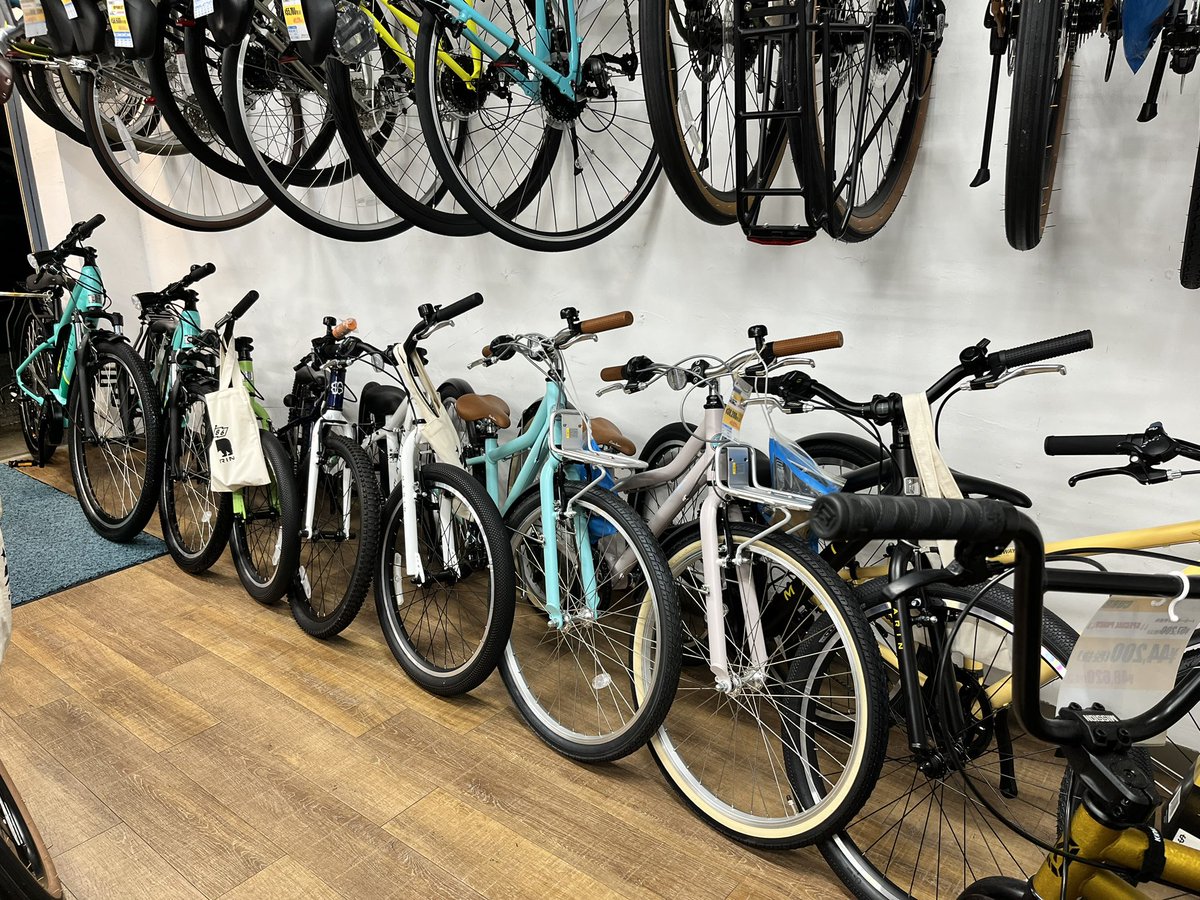 CP_TJline's tweet photo. #サイクルパートナー東武練馬店 
#三連休 初日の今日はお店の整理をしつつ営業しております！

#ジュニアサイクル のコーナーを見やすくしました！

#コーダーブルーム #アッソン や #マリンバイクス #ドンキージュニア 、#ライトウェイ #ジット 、#ヨツバサイクル #ヨツバゼロ など並んでます！！！ https://t.co/LZWz4RJa2C
