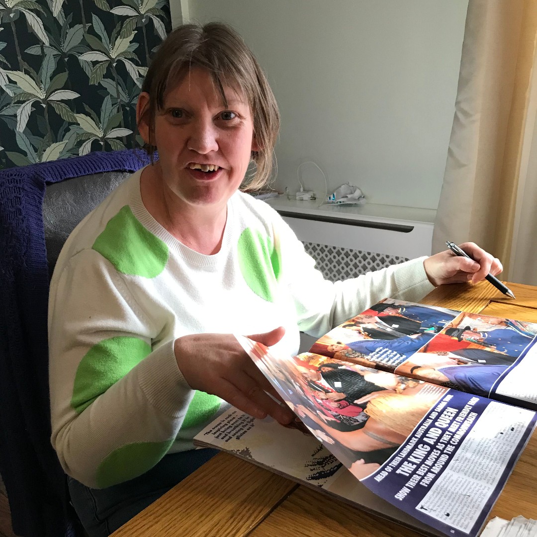 LisieuxTrust's tweet image. Katie loves a magazine - here she is with one of her favourites the other week!  #MagazineLover #ReadingTime #MagazineAddict