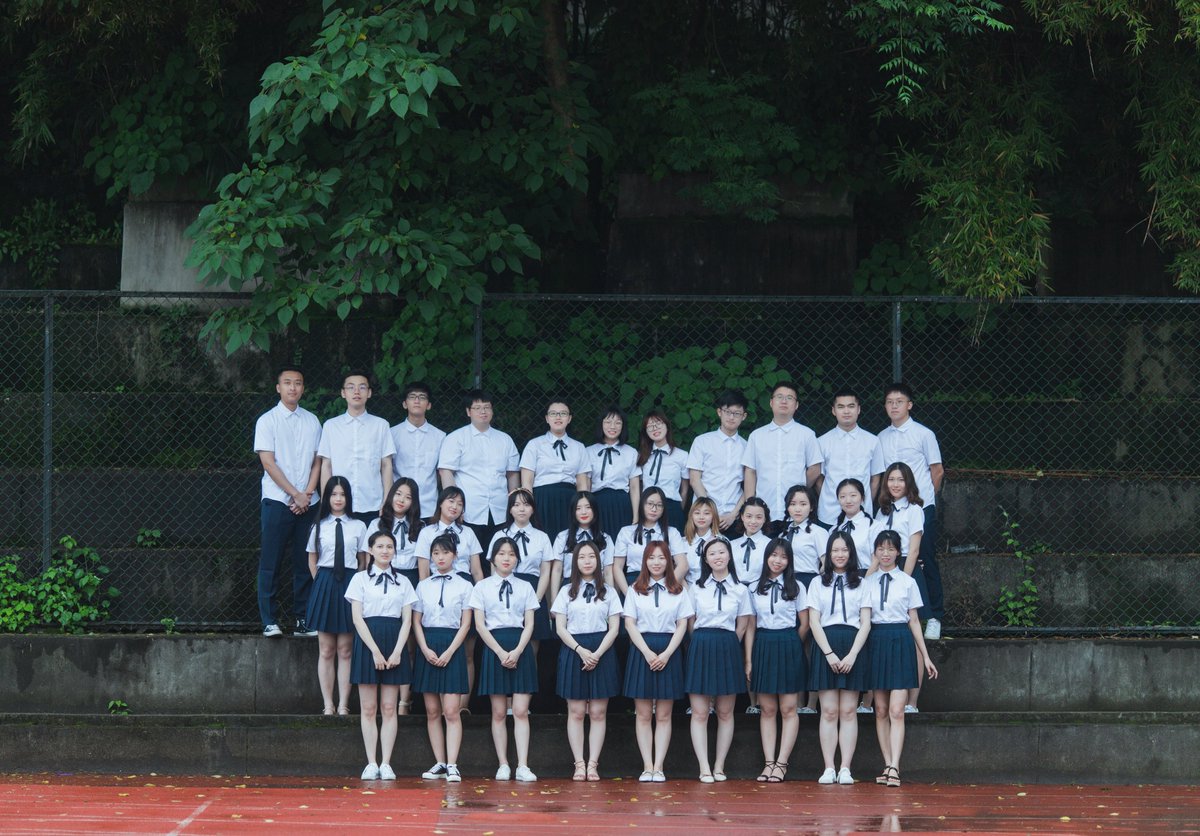 毕业小姐姐写真[205P+1.49G] #眼镜娘 #眼镜妹 #毕业照 #女大学生 #写真 
No.101718 预览全套尺度看置顶或私信 投稿：@007share 
眼镜娘圈子：https://t.co/VSeJDJ4qxz https://t.co/4ID3xx0yQl