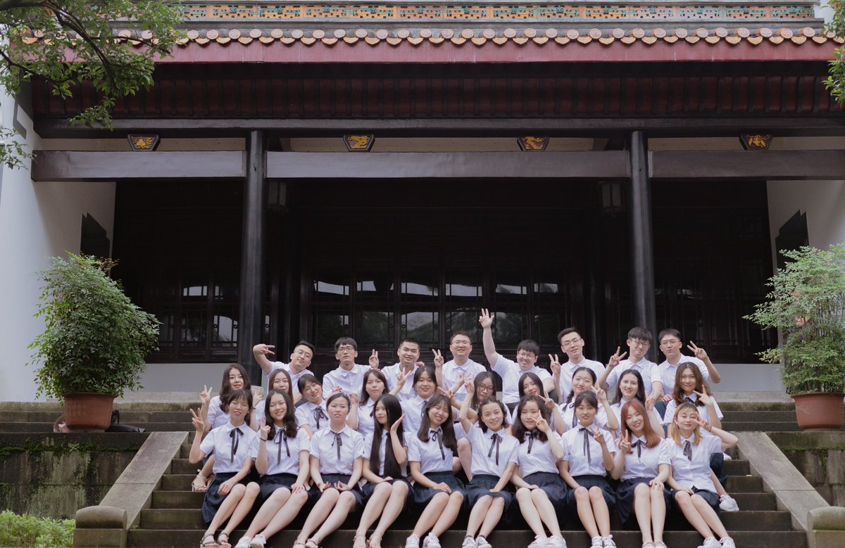 毕业小姐姐写真[205P+1.49G] #眼镜娘 #眼镜妹 #毕业照 #女大学生 #写真 
No.101718 预览全套尺度看置顶或私信 投稿：@007share 
眼镜娘圈子：https://t.co/VSeJDJ4qxz https://t.co/4ID3xx0yQl