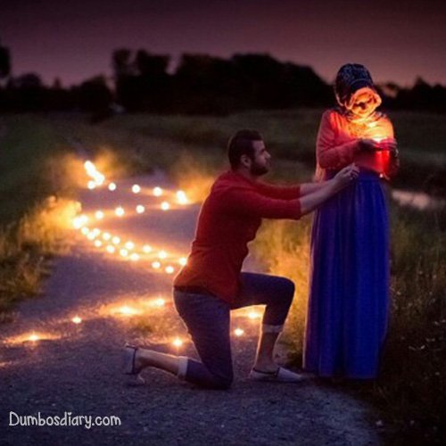 پھر کھو نہ جائیں ہم کہیں دنیا کی بھیڑ میں
ملتی ہے پاس آنے کی مہلت کبھی کبھی
#قومی_زبان