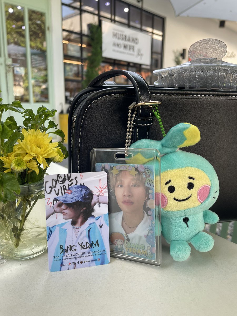 ppanthitaaa's tweet photo. มาหาแล้วน้าาาา
ปีนี้เจอกัน 2 รอบแล้ววว 🥰🥰
#BANGYEDAM 
#BANGYEDAM1stFanConcertinBKK https://t.co/VZ6xDuJClL