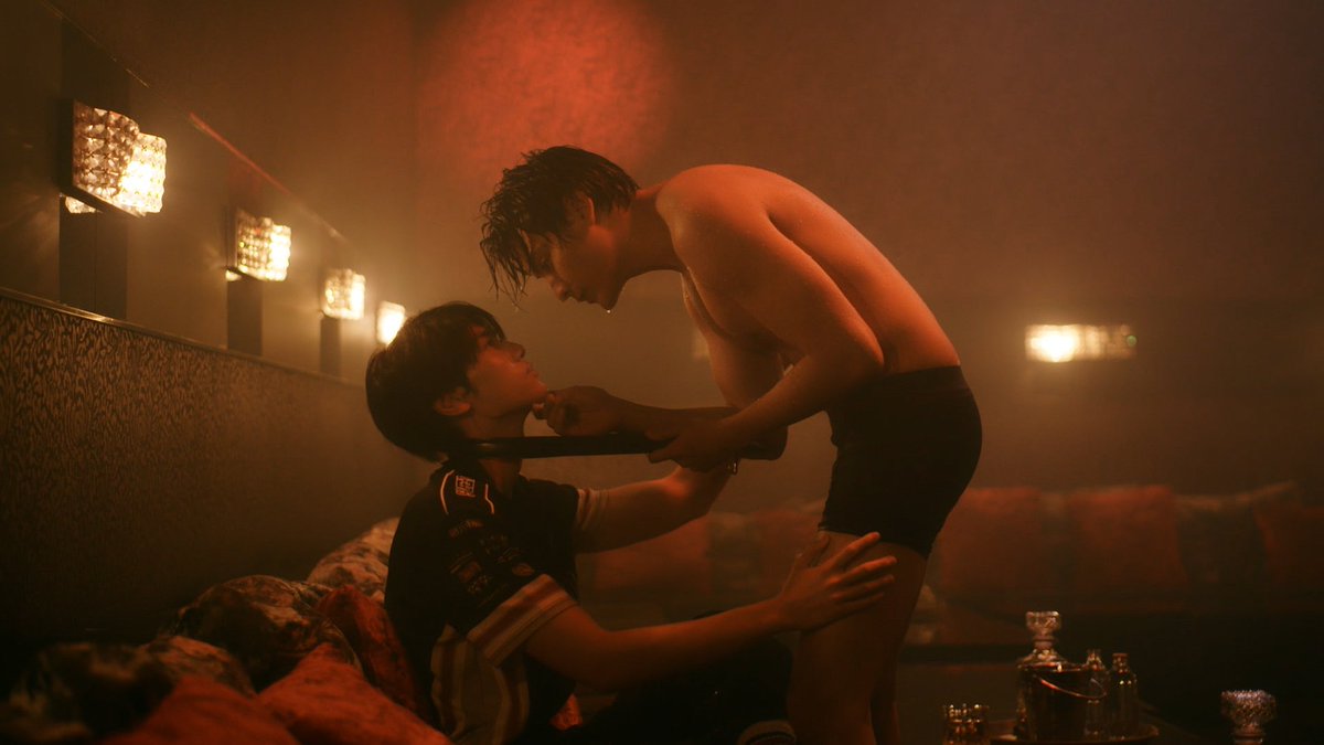 FirstKhaoGlobal's tweet image. Forbidden love, Vicious Love. Will it end with a kiss or a Kill?? 
Let's wait and watch. Have you watched #TheHeartKillers  trailer yet? It is absolutely beautiful
If yet to, link below: let's get to 1M before today ends.
✓Share link to all platforms

🔗youtu.be/jfagnr691kE?si…