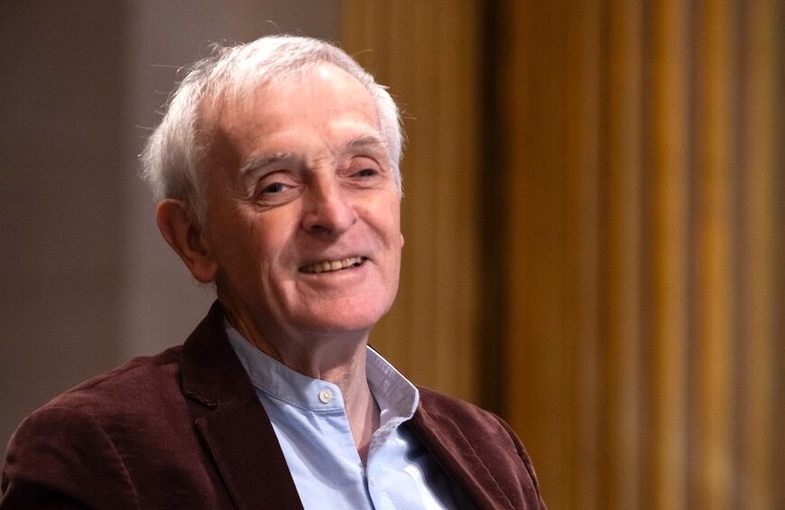 🌎 Changement climatique : pourquoi #sécheresses et #inondations s’aggravent simultanément. 

💬 <a href="/JouzelJean/">Jean Jouzel</a>, ancien membre du GIEC &amp; président de <a href="/MeteoClimat/">Meteo et Climat</a> revient sur les effets contrastés du changement climatique et la multiplication des catastrophes... ➡️