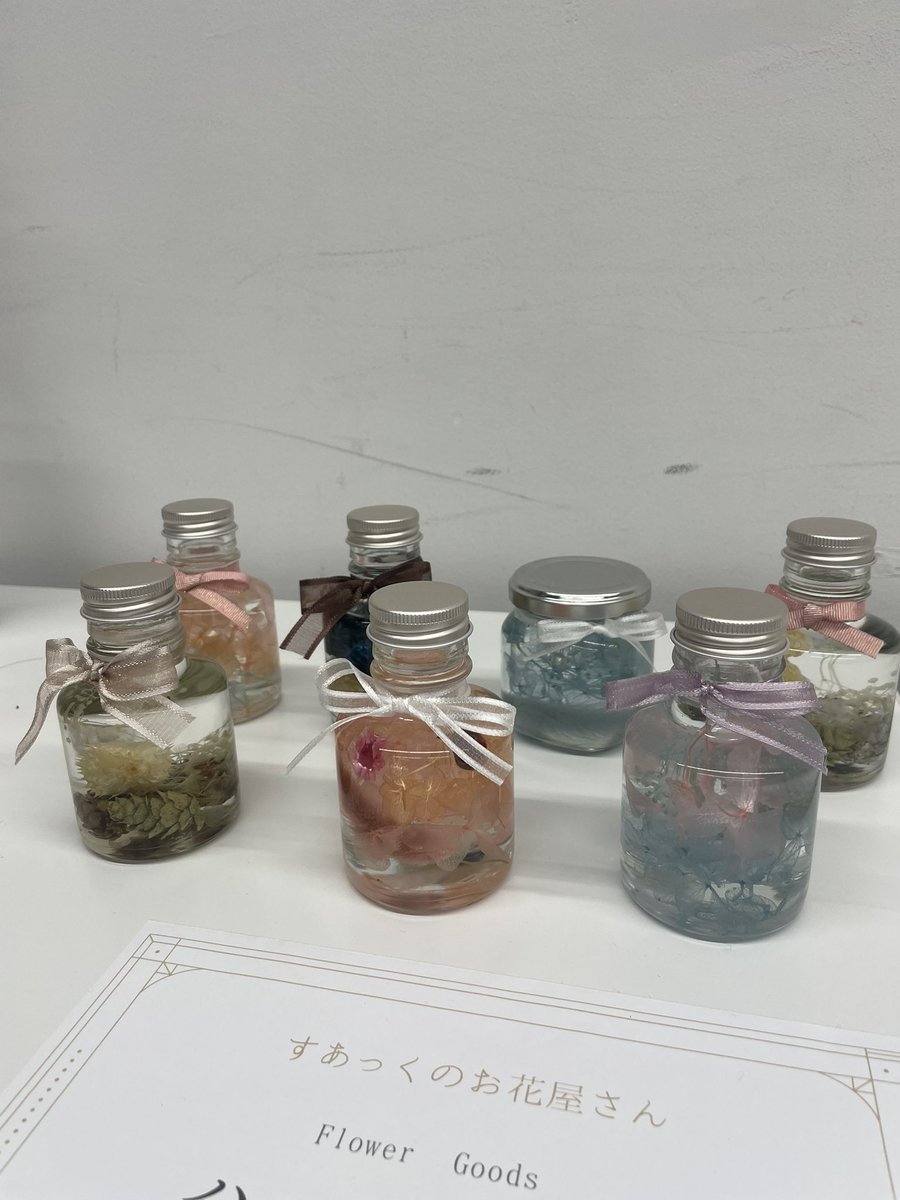 suac_flower's tweet photo. 碧風祭2024 

自分でお花を選んで作れるブーケやハーバリウム、ビーズアクセサリー、押し花の栞などお花をモチーフにしたハンドメイド雑貨の販売を行います！

学年別合作の展示もしております🌼

南383へ是非お越しください💐

#碧風祭
#SUAC 
#華道
#池坊 https://t.co/XWUsY6HTGN