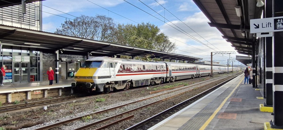 91107 'Skyfall' at Wakefield Westgate pushing onward to London yesterday.
