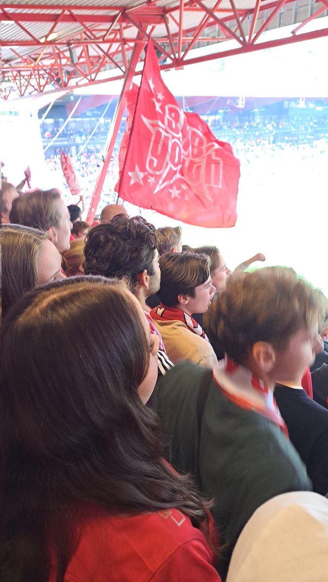 Kampdag!
Vi tar imot Vålerengen kl 14 i dag. Alle mann til Stadion for å vise hvem som er best både på banen og tribunen🔥