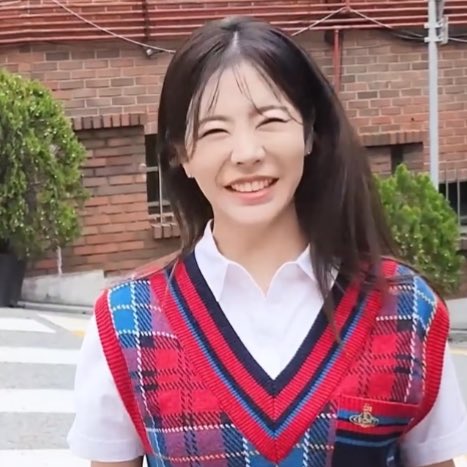 soonkyupsal's tweet photo. THE VERY FRESH FACE CARD????! https://t.co/byNGq00F4f