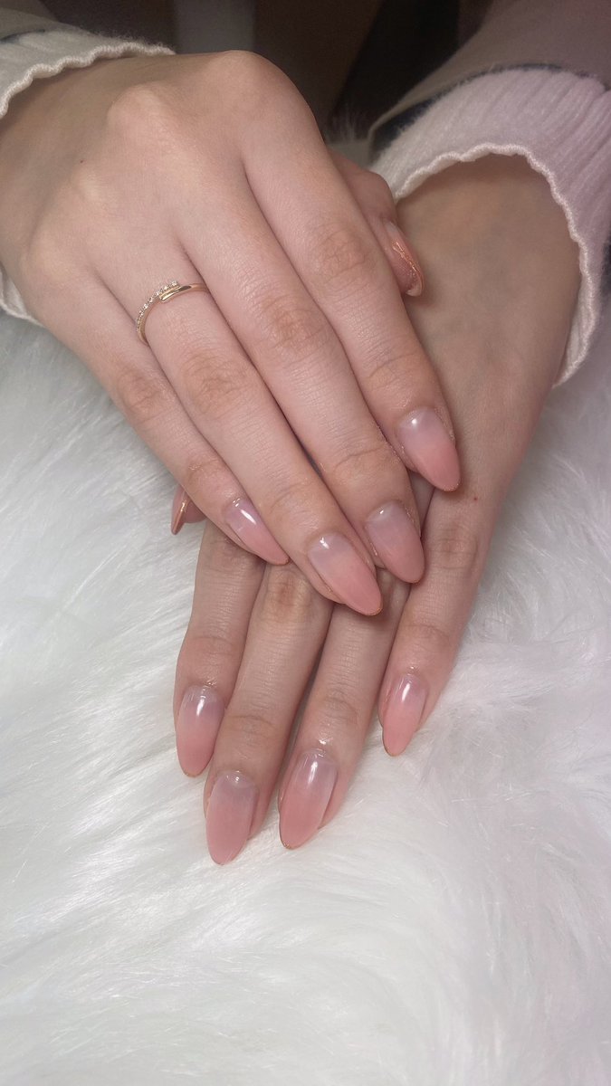 今回シンプルなんだけどお上品な感じで可愛いので、見てください……笑