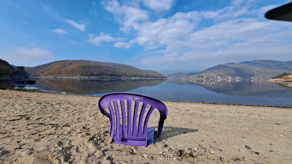 bvelickovic's tweet photo. Jezero #Bovan https://t.co/afVn6brbVb