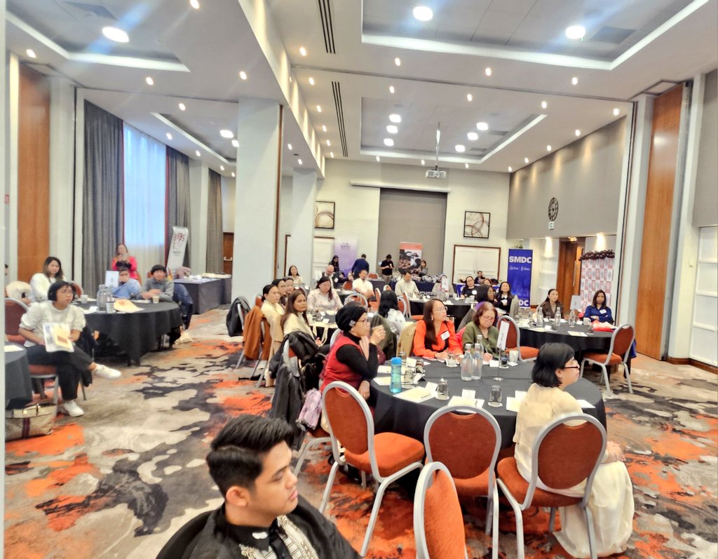 JonahAtos's tweet photo. The very first career development conference by Filipino Nurses Association UK - Northern Ireland is underway. Exciting day! @KatyRennick @rtgalit @ariel_lanada @FNA-UK. Our divisional director @rtgalit addressing the conference. @NIPEC_online https://t.co/Ir9HvgNijE
