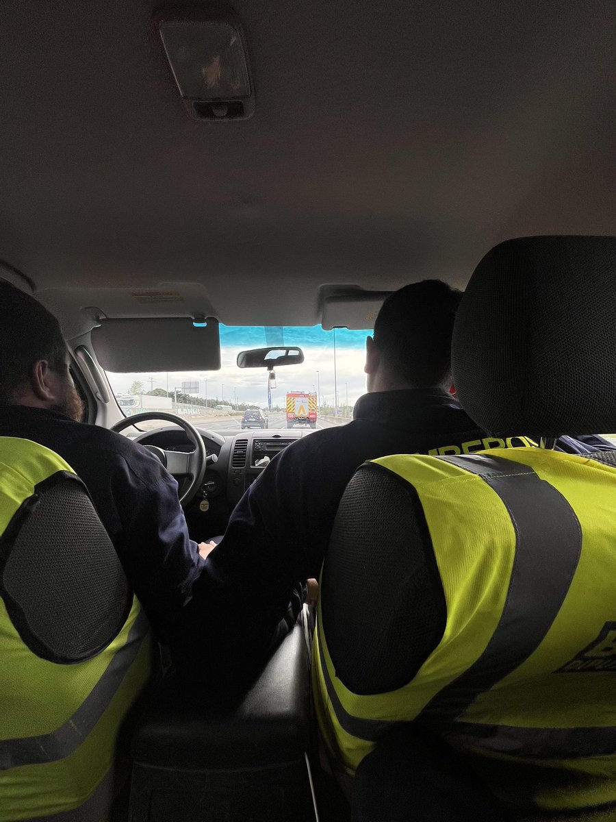 Bomberos_BE's tweet photo. Diario de un bombero,

Madrid… que largo se hace el camino. Nos dan instrucciones de centrar labores de rescate en Paiporta a nuestra llegada. 
#DANA #Valencia https://t.co/ZINKzWs3nT