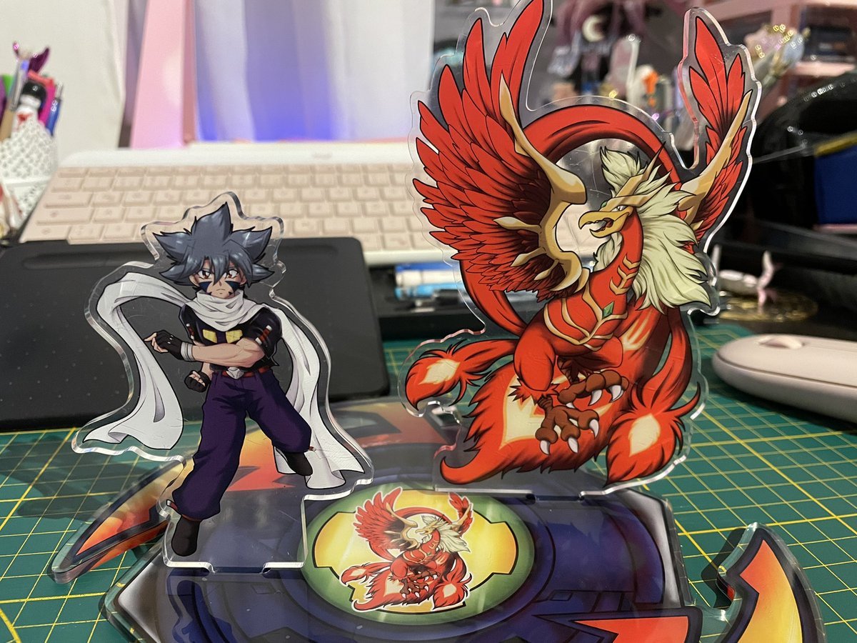 ……totally forgot to upload this - look what the lovely <a href="/GoSaKu_Arts/">GoSaKu-Arts 火渡 カイ</a> made, it’s amazing! I had to get Suzaku and Kuro Suzaku ♥️🖤 I love them~!  🐦‍🔥