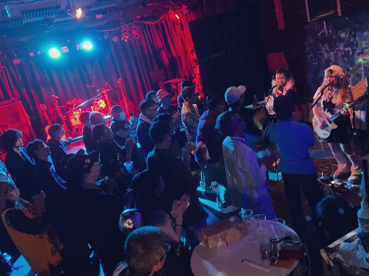 #シンガロンシンガソン
かけおちごっこ！個性派が多いSSOの中でも裏番長の道をゆきつづける激クセユニット、じわじわ人気出てないか、、？