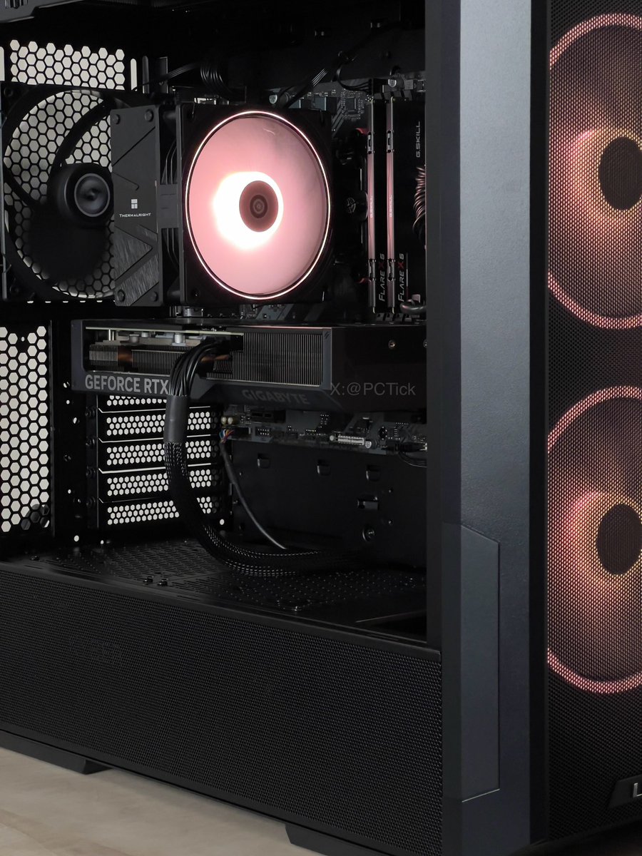 PCTick Store tweet media