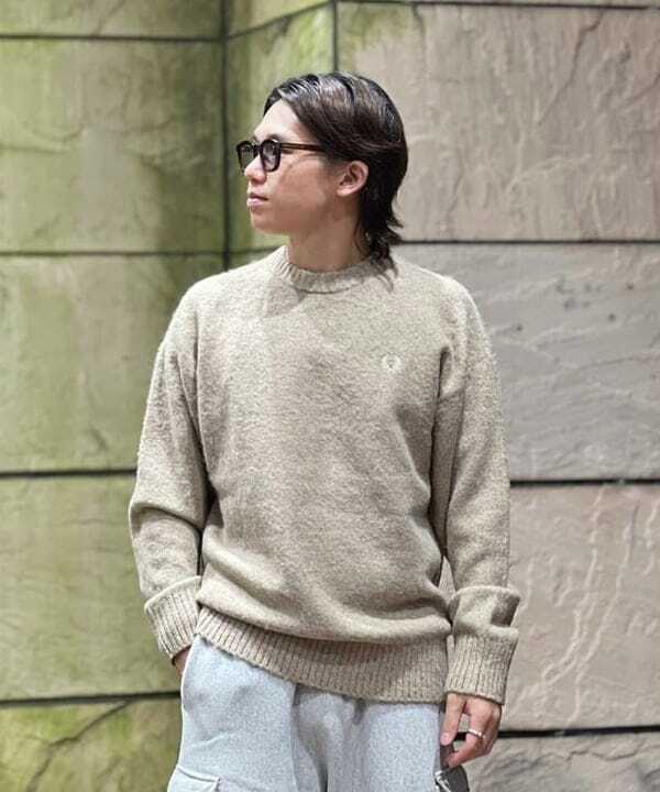 🎖️別注🎖️ 🌿〈FRED PERRY〉🌿 シンプルなデザインのふわふわニット