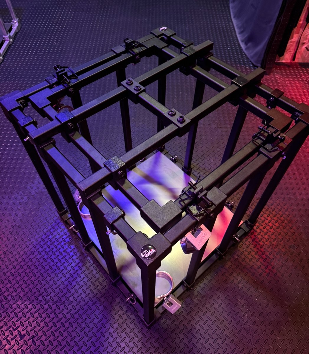 FetWrks's tweet photo. The Cell - Night Edition
βοΈ Welcome to your new home βοΈ
#buildsecureplay
https://t.co/EybdUd4WII https://t.co/OBAKSE0P7n