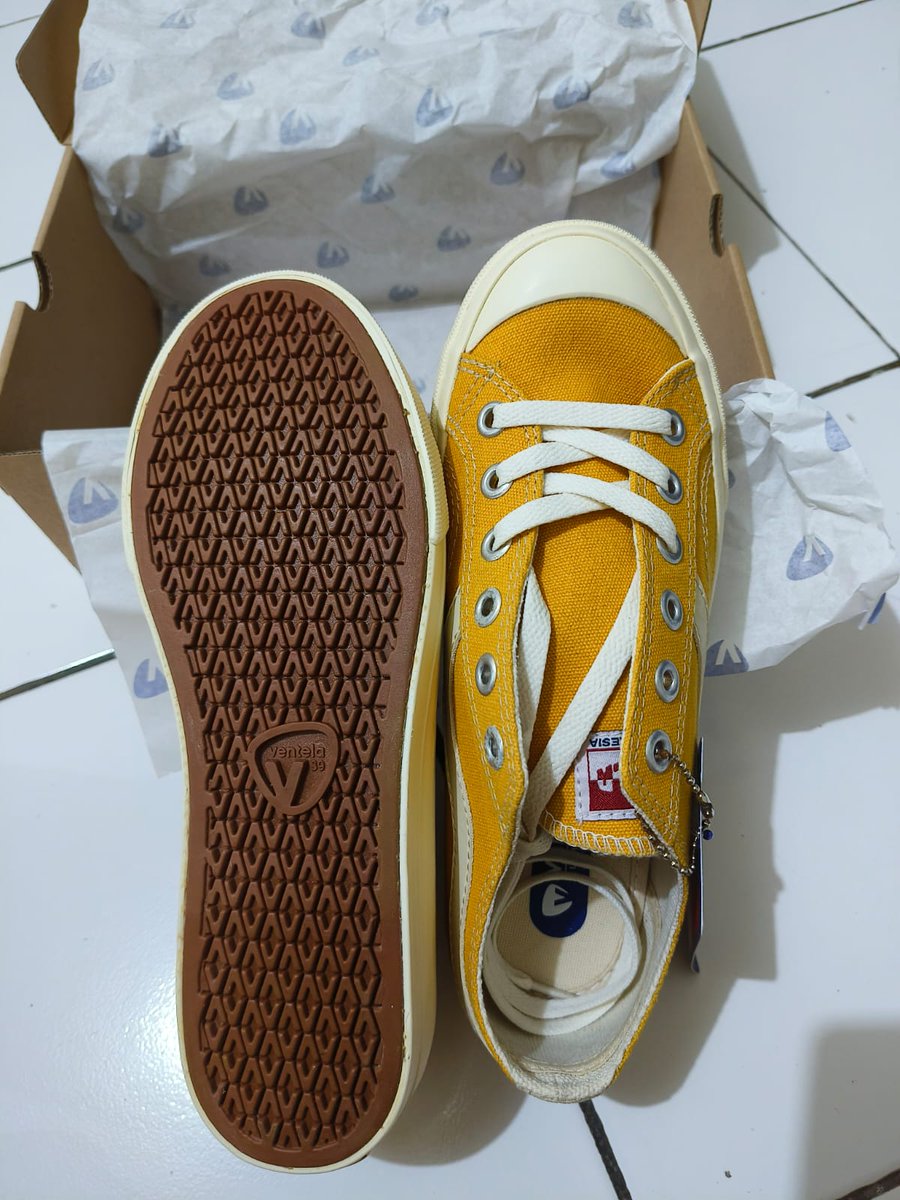 fxtrxxn's tweet photo. WANT TO SELL WTS WTB
Ventela Public Low Yellow Kuning (BARANG BARU)

215.000

- size 39
- alasan jual : kebesaran
- beneran masih baru, baru dicoba di dalam ruangan
- boleh nego, jangan sadis
- bisa shopee +11% (bisa req shopvid)
- pemalang, jateng

#wts #wtb https://t.co/LPvxBB8ArM