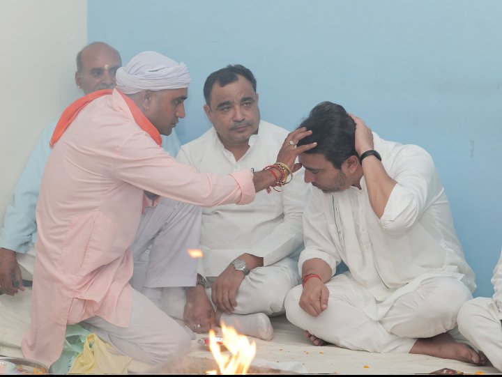 Srikant1966's tweet photo. @RLDparty के राष्ट्रीय सचिव रहे,प���र्व मंत्री उत्तर प्रदेश सरकार #चौधरी_किरण_पाल जी के त्रयोदस पर राष्ट्रीय अध्यक्ष श्री @jayantrld जी ने अपनी शोक संवेदना प्रकट की। किरण पाल जी की असामयिक मृत्यु समूचे रालोद_परिवार के लिए बड़ी क्षति है
विनम्र श्रद्धांजलि
@MalikBirpal
@AnilDubeyRLD https://t.co/GVKkqUb9NH