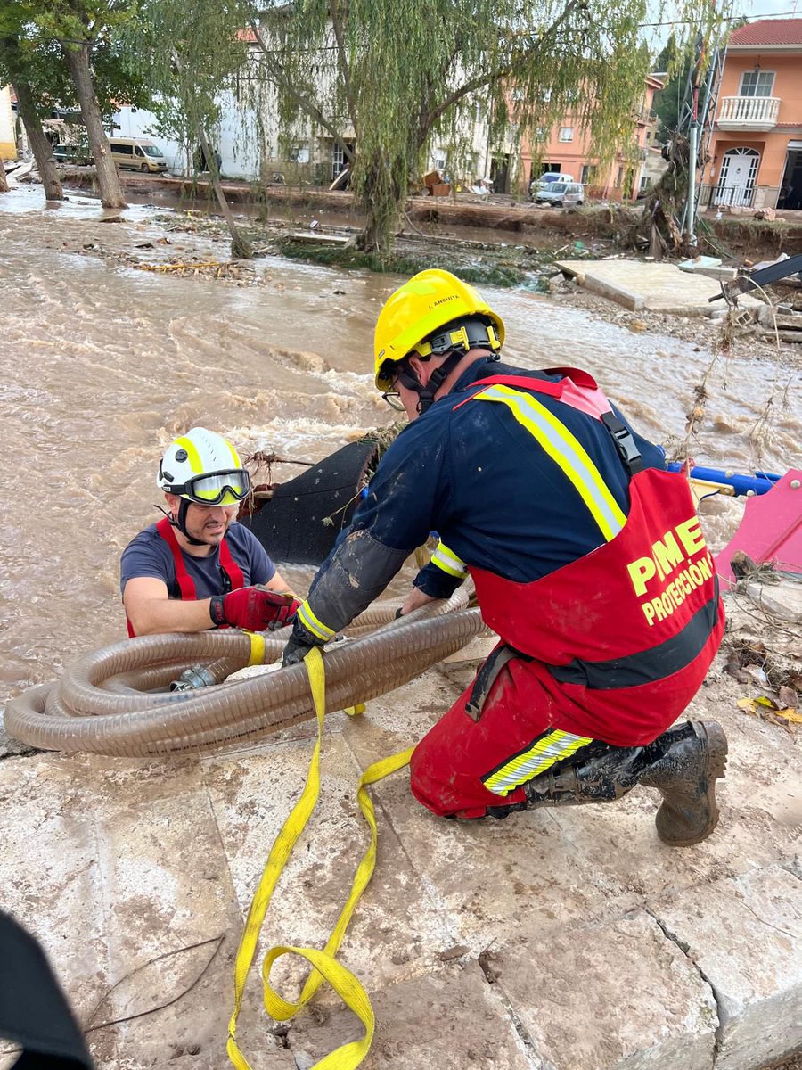 Enormemente orgulloso del trabajo que PIMER-Protección Civil de Pinto está realizando en las zonas afectadas por la DANA. Gracias por vuestra ayuda en esta emergencia.

Mañana en la Finca Sika comienza la recogida de productos para los afectados por la DANA.

#PintoSolidario