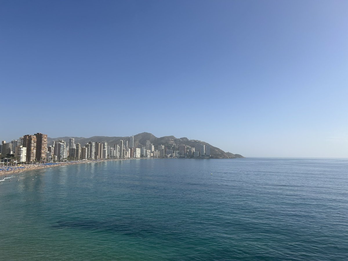 Yesterday I was in 24 degrees heat. Back to the uk, cloudy and cold.
