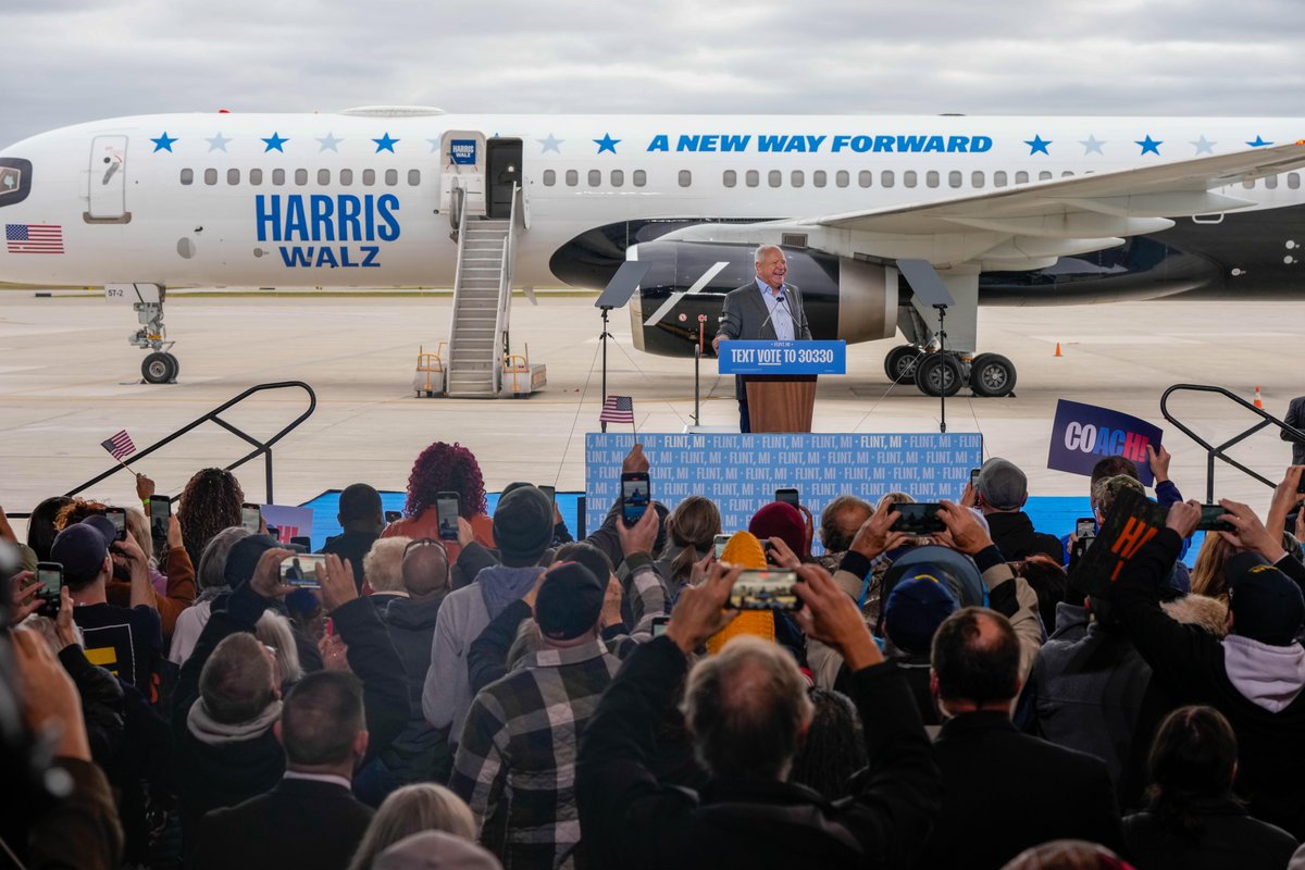 Tim Walz tweet media