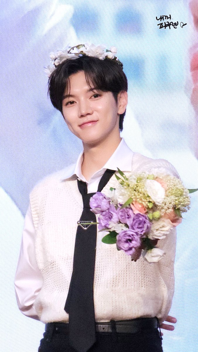 우리의민기생일축하해
#민기적의대표_렌_생일축하해요
민기의생일인오늘은민기가
#RockStarRenDay
더욱더행복한하루가되길바라