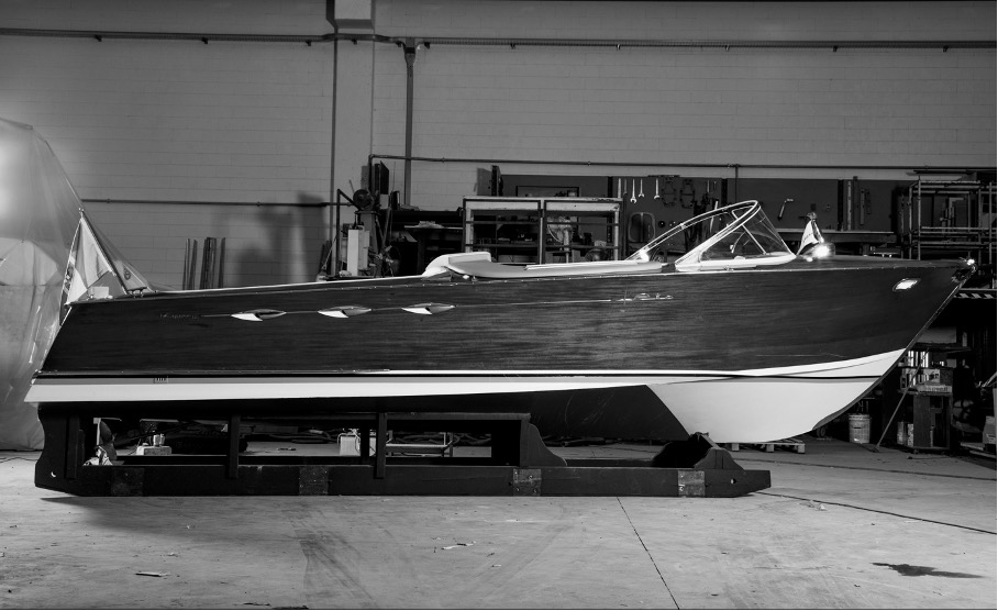 RioClassicBoats's tweet photo. The approximate construction time for a Rio crafted from mahogany was one year and the wooden boats were handmade in small quantities. All hull parts were made in one piece from multi-bonded mahogany wood. In contrast to their competitors.
https://t.co/yKSwJrs9Wa
#rioyachts 🚤 https://t.co/UZMqGg9416