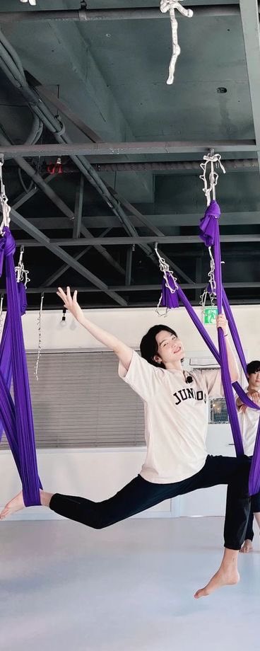 hourly hyung line tweet media
