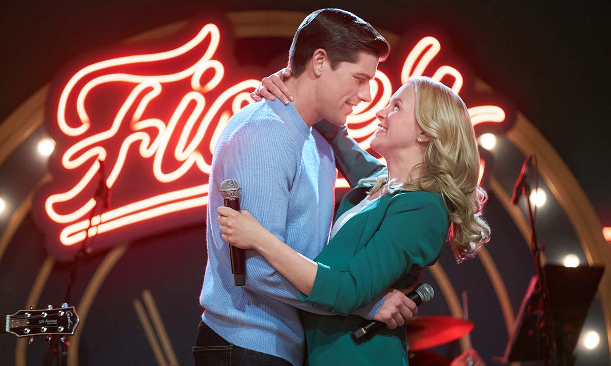 LadyGeeksMedia's tweet photo. #CountdownToChristmas: Hallmark's #ACarolForTwo is a bright and dazzling delight with incredible leads.

Read more in our review:
https://t.co/syZhcn8f18 https://t.co/GgMstZjbNl