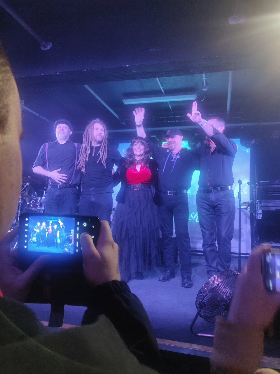 iwaswaylaid's tweet image. Last night in Manchester. @cloudbustingKB with a beautiful set. And an emotional rendition of Moments of Pleasure from @MandyWatsonCB #cloudbusting #manchester #katebush #momentsofpleasure