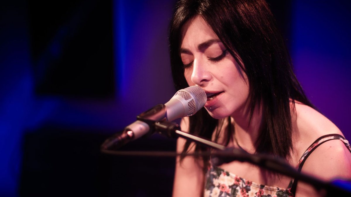 🎶 Vuoi cantare meglio? Rilassati! Scopri esercizi facili e migliora la tua voce! ✨ 
Leggi di più: bit.ly/CantareRelax
#canto #corsodicanto #voce #cantare