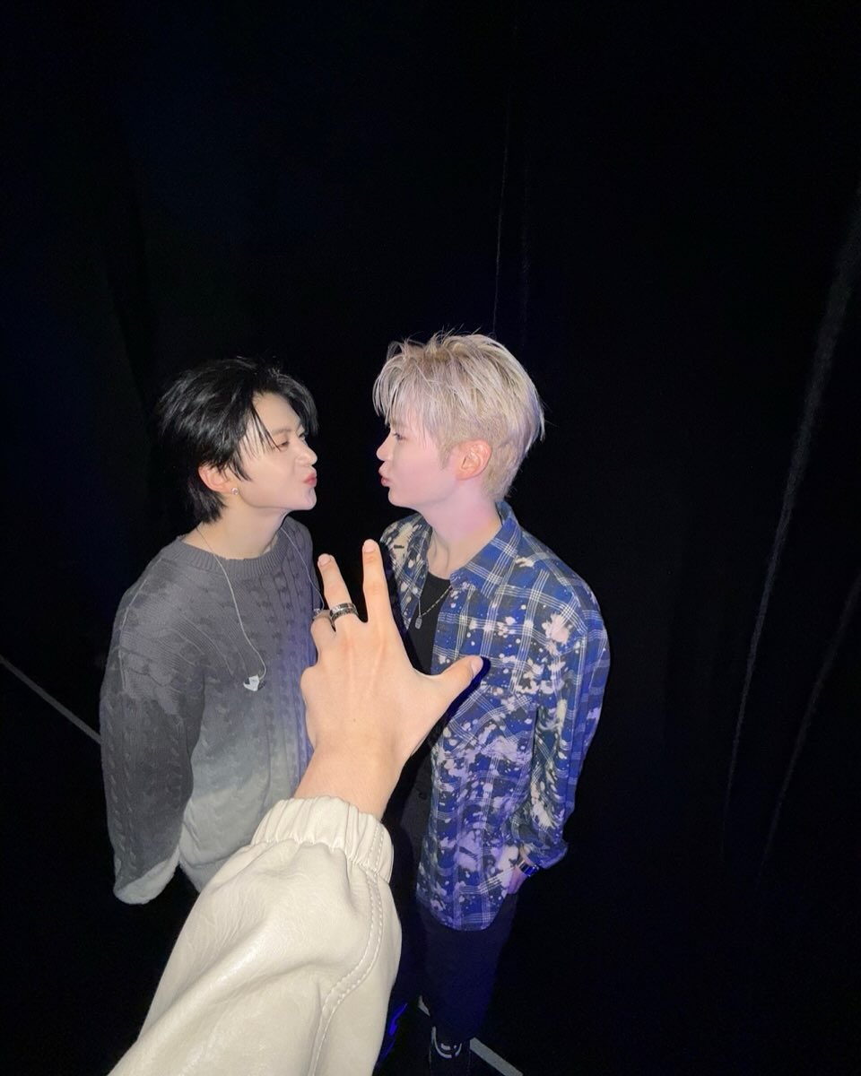 myseokryudan's tweet photo. JAKKKUNGZ KISS??? https://t.co/lWhmBFXewc