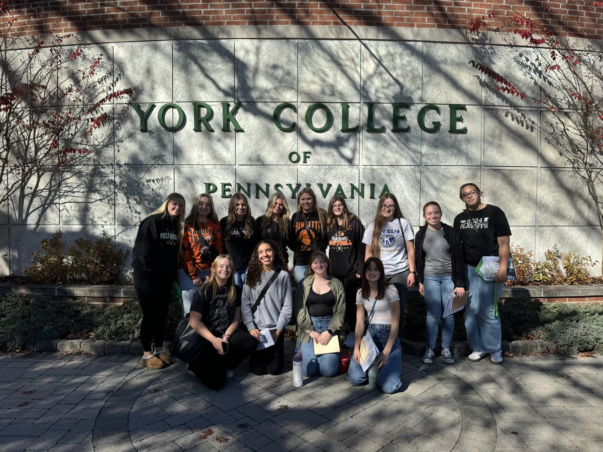 MrsCollins150's tweet photo. Yesterday, Mrs. Stitt and I had the pleasure of taking these young women to York College’s Women’s Leadership Summit! #hpsdawesome https://t.co/Wv2tzGdvz4