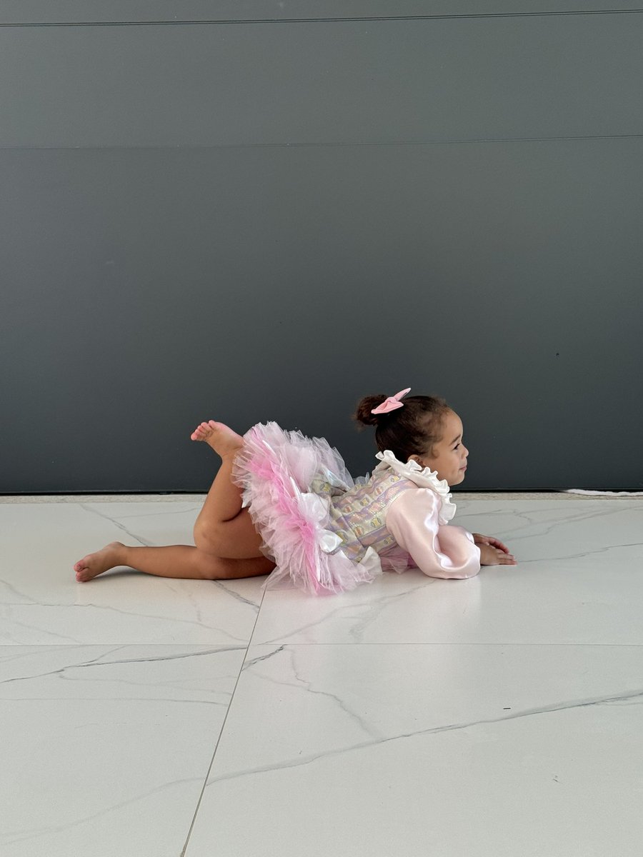 akarolinelima's tweet photo. Ceci bailarina https://t.co/sgKYDK809v