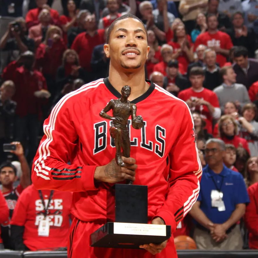 LegionHoops's tweet photo. Kevin Garnett:

“D Rose needs a statue. Bro you’re the people’s champ. Chicago, I say this with all due respect: D Rose needs a statue.”

(via @allthesmokeprod) https://t.co/X6JSy0t3kR