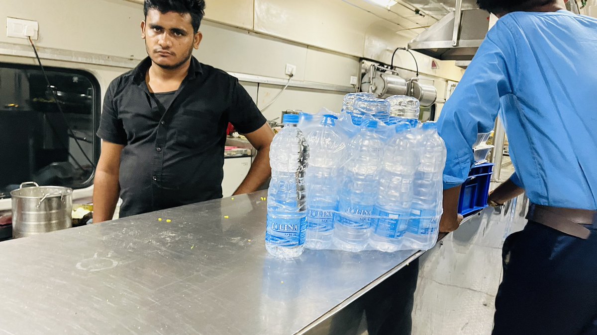 ArvindChavare's tweet photo. @RailMinIndia Urgent complaint regarding train 11100 on Nov 3rd. Non-Rail Neer promotion is rampant, indicating possible cartel activity. Daily issue with no action taken. Mohini, your intervention is needed! #RailSafety #ConsumerRights WaterMafiya https://t.co/mXZZppqvql