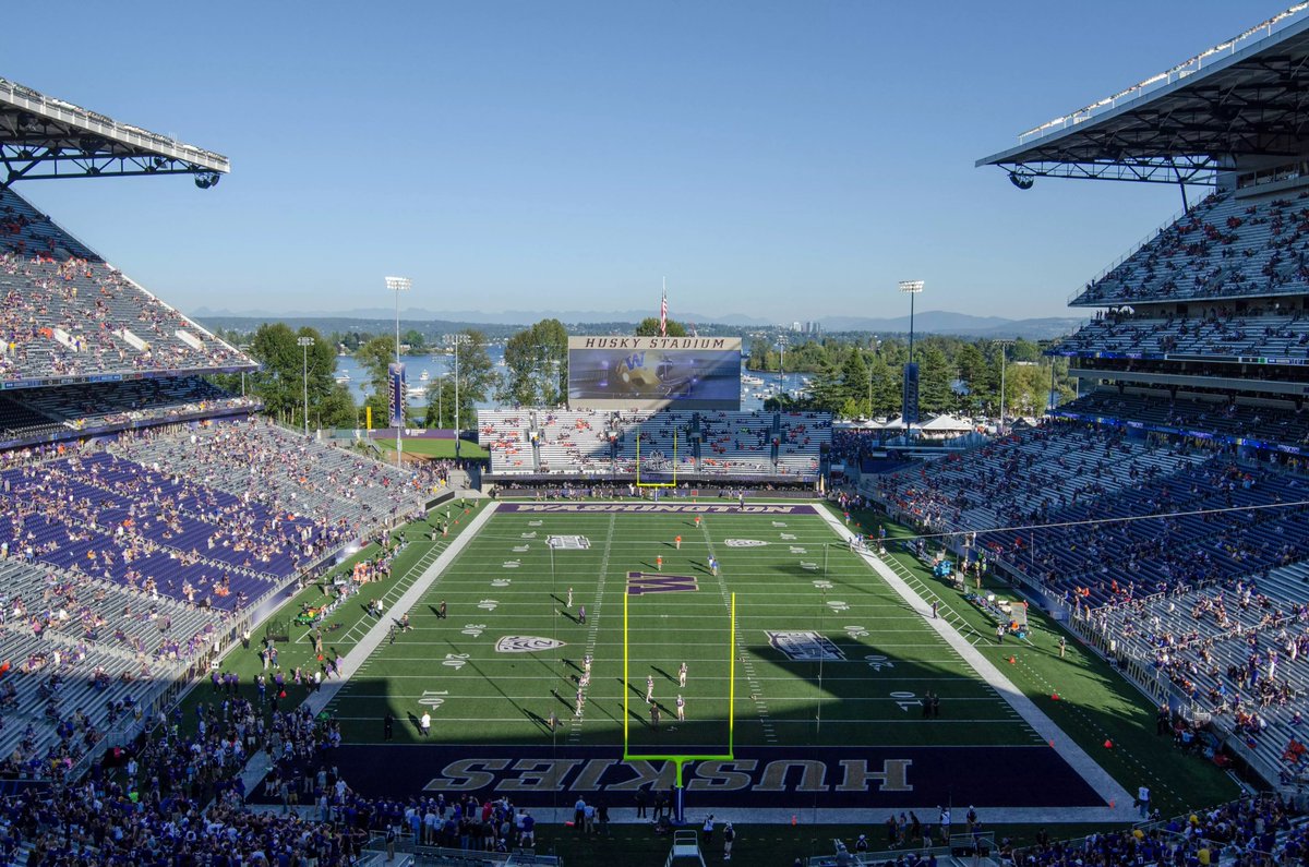 Washington vs #USC Visitor List (11/2) 

Huskies and Trojans face off today at 4pm PT 🏟️

Zay Rainey-Sale
Davon Benjamin Jr 
Trey Brown
Johnathan Epperson 
Rylon Dillard-Allen 
Dezmen Roebuck
Caleb Smith 
Bralan Womac
Taven Epps 
Vander Ploog 
Khalil Terry 
Jon Ioane 
Jeremiah