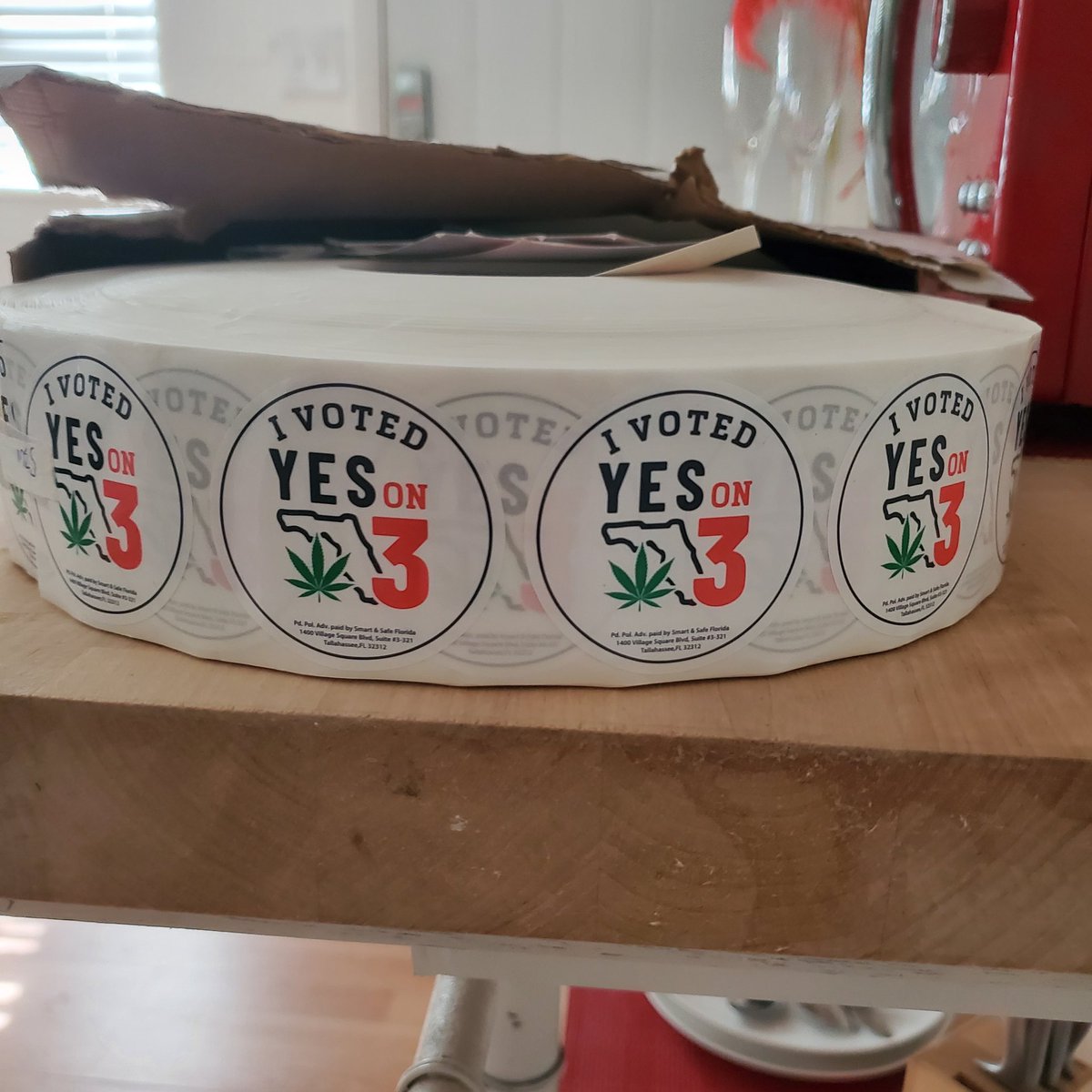 minardilaw27's tweet image. The polls are open today in Hillsborough from 7 a.m. to 7 p.m.  get out and vote Yes on 3!  Stickers available at BattleBuds holoween party tonight. #Yeson3 #FreethePlant #TempleWithin  #MinardiLaw #Minardi4Fl #Illuminardi