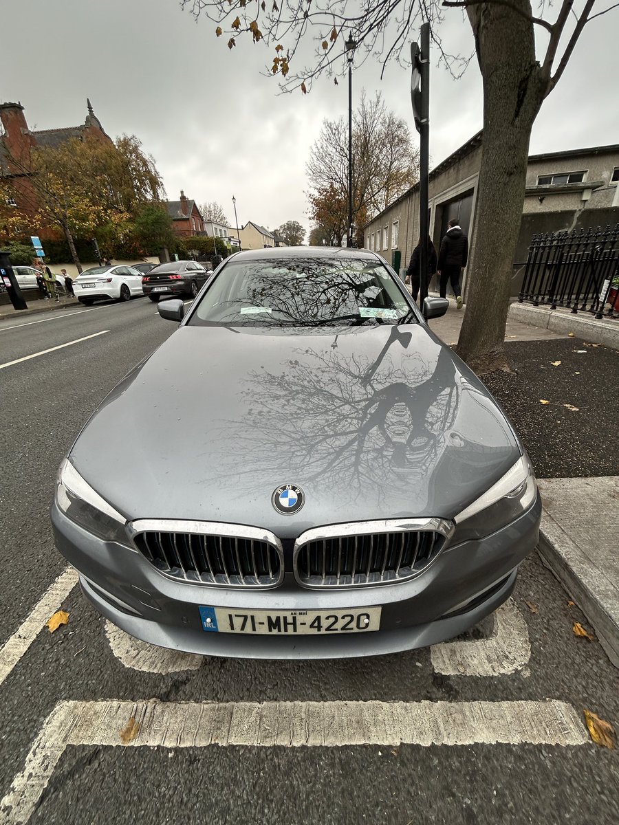 always_document's tweet photo. If one wants their parking ignored within Malahide Village,simply place one of these notices on your vehicle’s dashboard.Taken from Superintendent Ronan Barry’s office (Coolock) @Fingalcoco contracted @ParkRite wardens will turn a blind eye and walk the other way🤨 @GardaTraffic https://t.co/D7cyK3tU8M