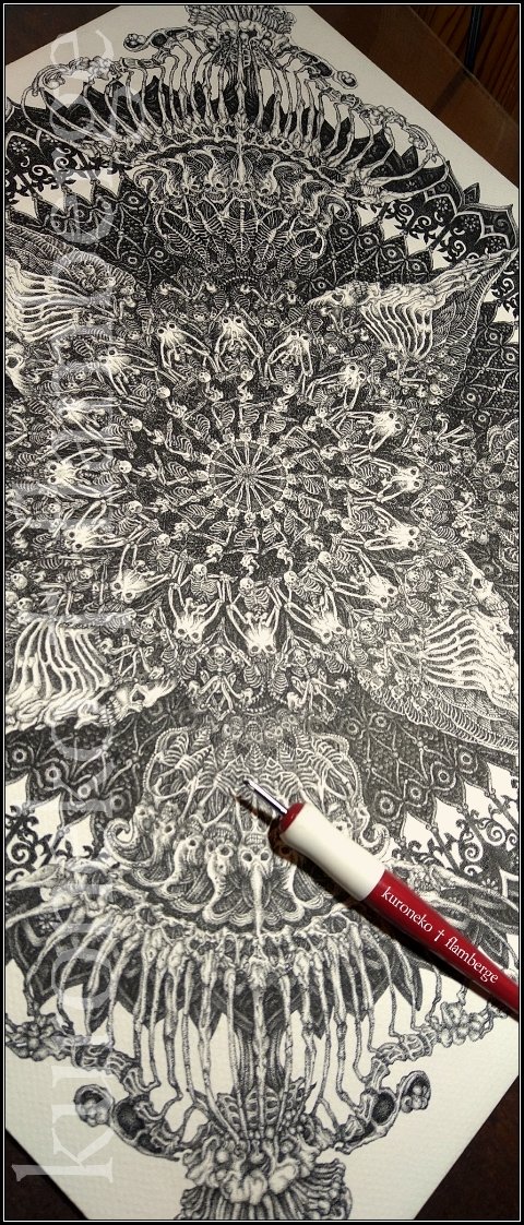 「どうせ無理」「結局描かないんだよね」と笑われても描ききった点描画。無理だからと諦めたらそこで終わりだったけど、それじゃあやっぱり悔しい。自分が想像した世界をこの手で描ききりたいよね、絵を描くのが好きっていうなら。 