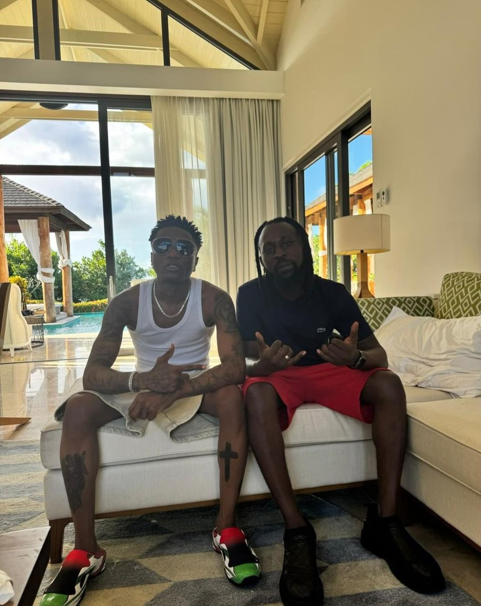 Codedofficiel's tweet photo. Jah bless Big Wiz ❤️🦅
Machala no be nickname, na Big name 💯...sink that👊 #starboy #starboyfamily  @wizkidayo 🤍 https://t.co/f7qAFDCVXI