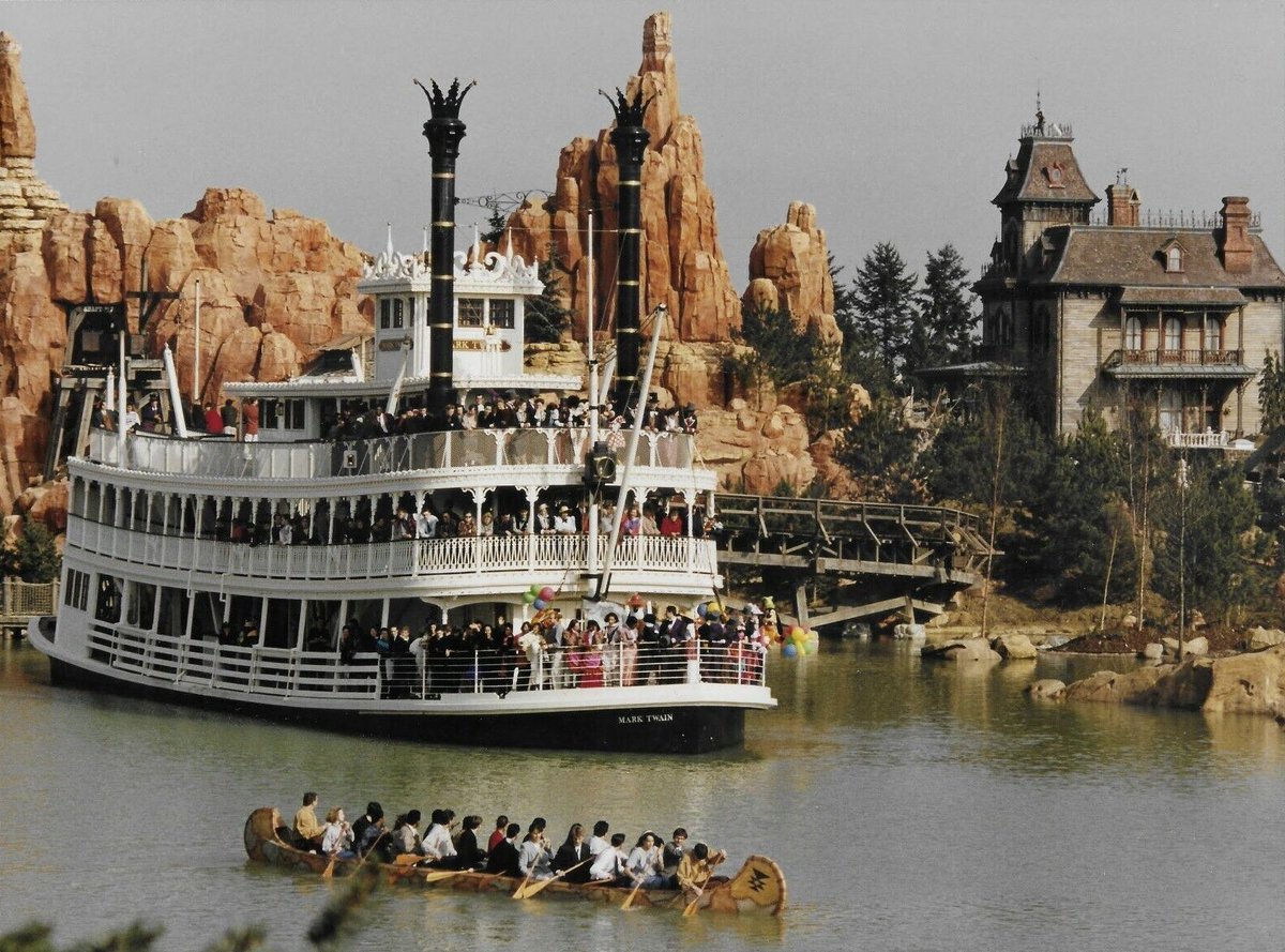 Themountainkin1's tweet photo. Rivers of the Far West - Frontierland, Disneyland Paris https://t.co/y6Pta735av