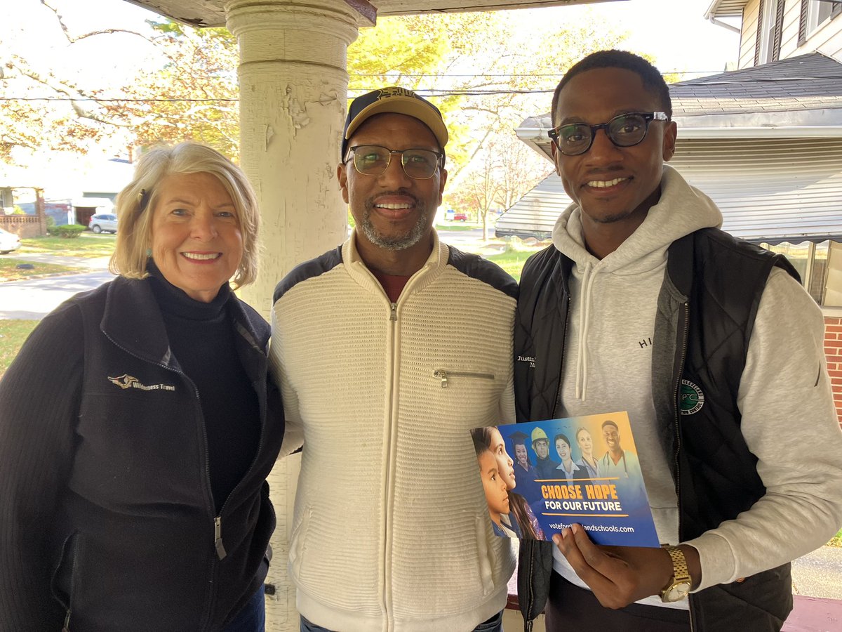 JustinMBibb's tweet image. Grateful to have former Mayor Jane Campbell by my side this morning as we rally support for Cleveland’s schools and #Issue49. Together, we believe in investing in our kids and the future of our city. Let’s make Cleveland stronger for the next generation!